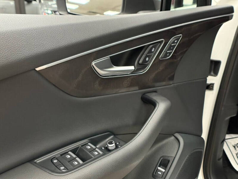 2022 Audi Q7 quattro Premium Plus 55 TFSI