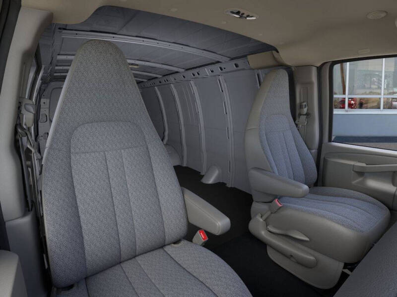 2025 Chevrolet Express 3500