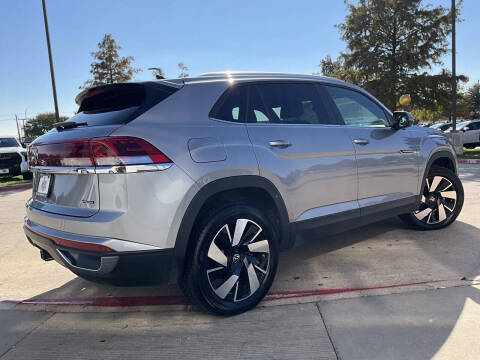 2025 Volkswagen Atlas Cross Sport SE 4Motion