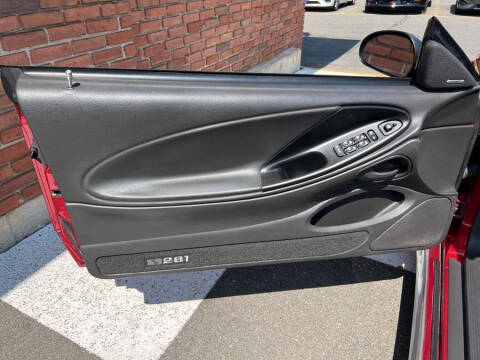 2004 Ford Mustang GT Deluxe