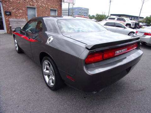 2014 Dodge Challenger SXT