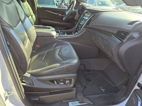 2018 Cadillac Escalade Platinum