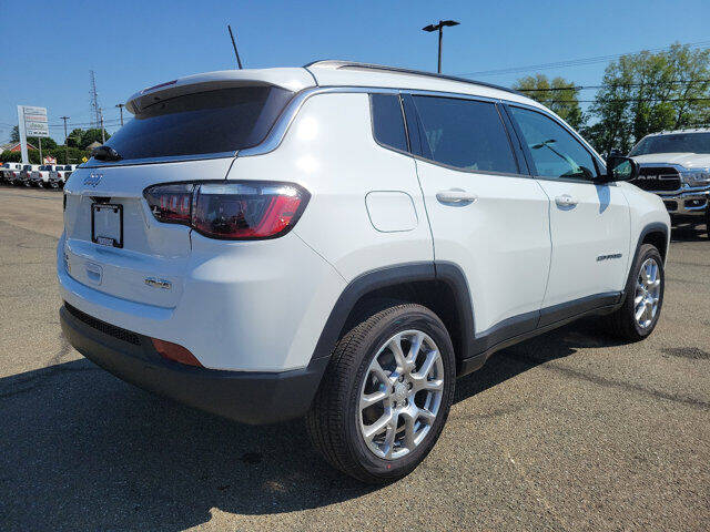 2024 Jeep Compass Latitude Lux