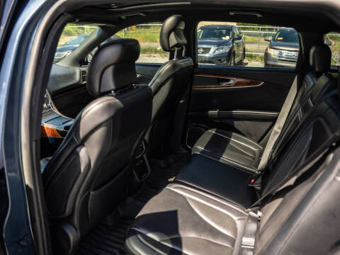 2019 Lincoln Nautilus Select
