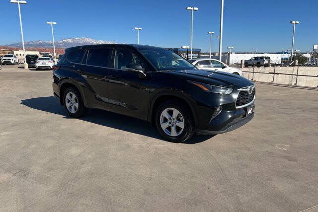 2024 Toyota Highlander LE