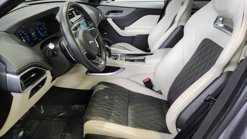 2020 Jaguar F-PACE SVR