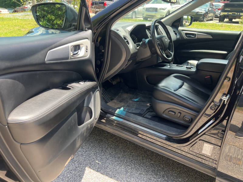 2020 Nissan Pathfinder SL