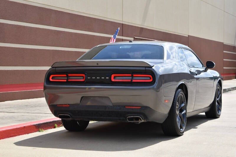 2019 Dodge Challenger SXT