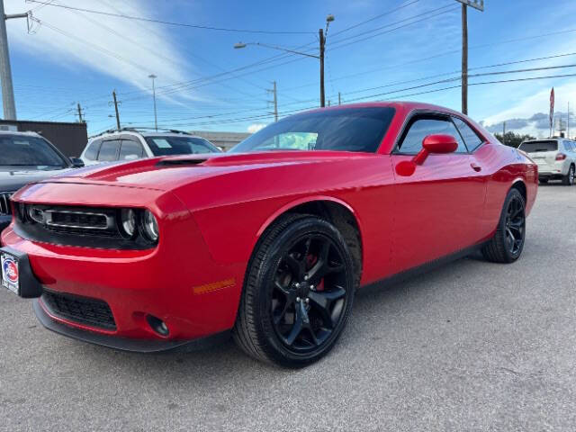 2016 Dodge Challenger SXT Plus