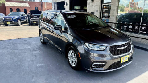 2022 Chrysler Pacifica Touring L