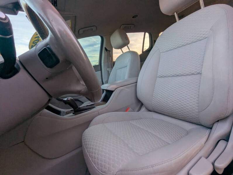 2017 GMC Acadia SLE-1