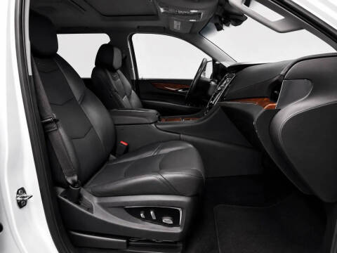 2017 Cadillac Escalade Luxury