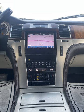 2013 Cadillac Escalade Platinum Edition