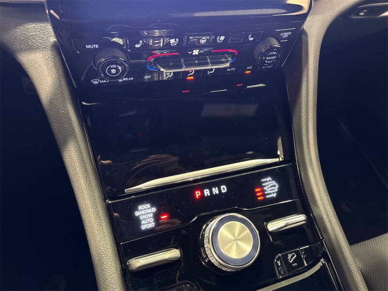 2025 Jeep Grand Cherokee Overland