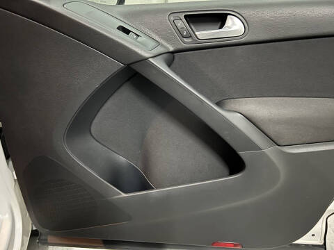 2014 Volkswagen Tiguan SE