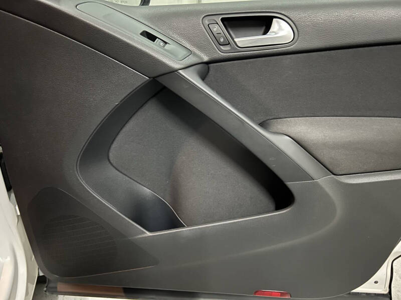 2014 Volkswagen Tiguan SE