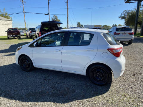 2018 Toyota Yaris 5-Door LE