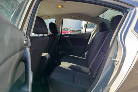 2013 Mazda MAZDA3 i SV