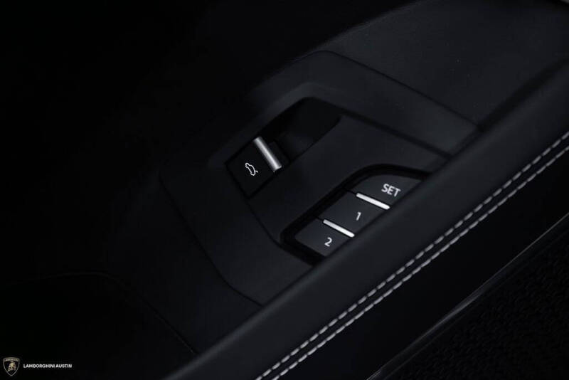 2023 Lamborghini Urus S