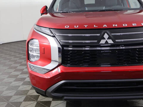2025 Mitsubishi Outlander ES