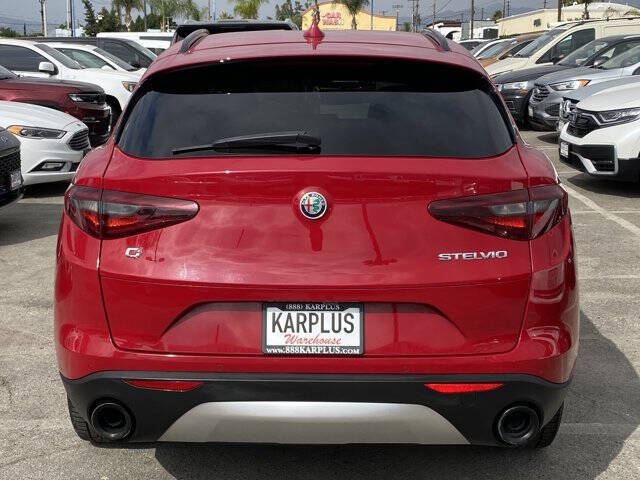 2018 Alfa Romeo Stelvio Sport