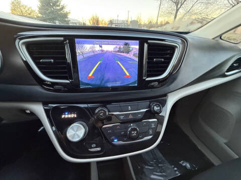 2017 Chrysler Pacifica Touring