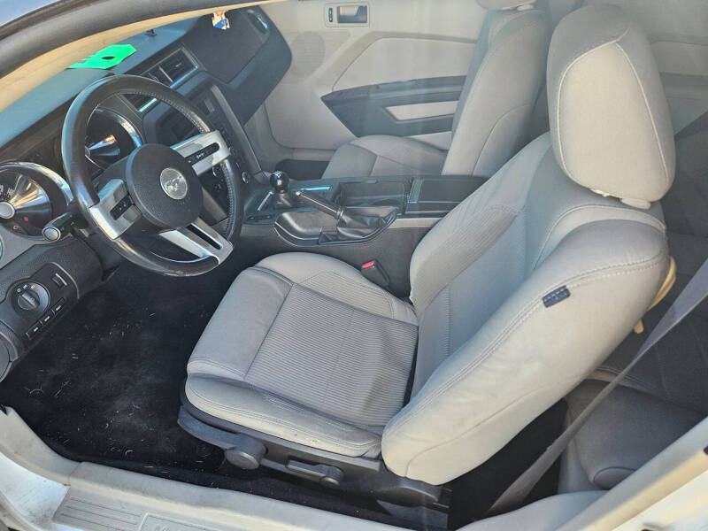 2011 Ford Mustang V6