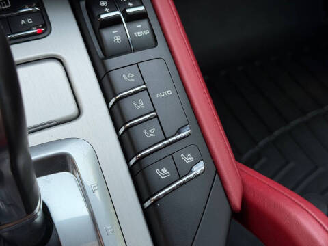 2016 Porsche Cayenne GTS