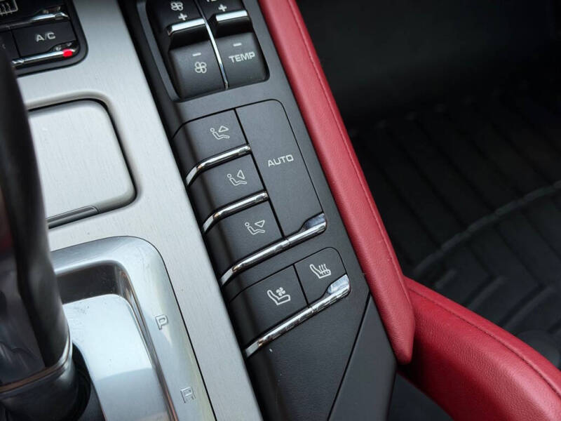 2016 Porsche Cayenne GTS
