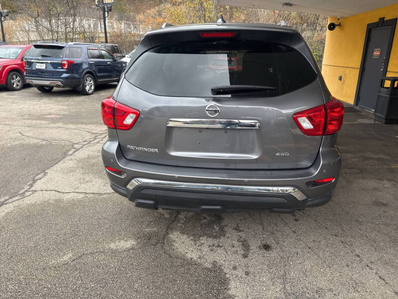 2019 Nissan Pathfinder S