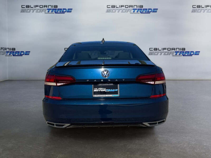 2020 Volkswagen Passat R-Line