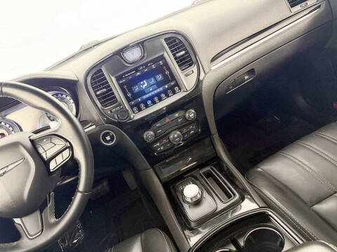 2017 Chrysler 300