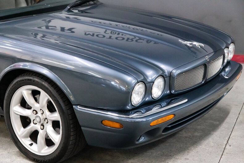 2001 Jaguar XJR
