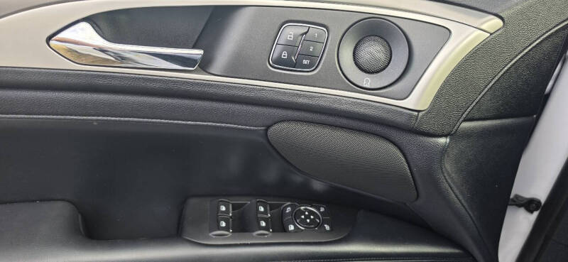 2017 Lincoln MKZ Select