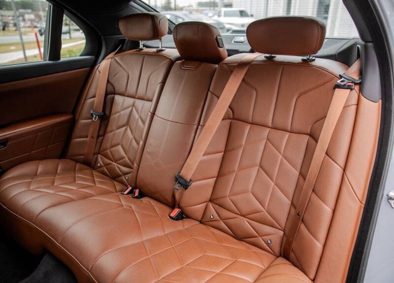 2023 BMW 7 Series 740i