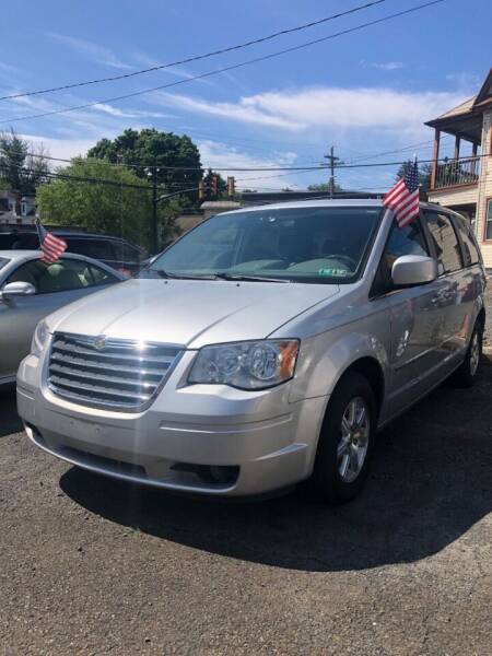 2009 Chrysler Town and Country for sale at KESWICK MOTORS in Glenside PA