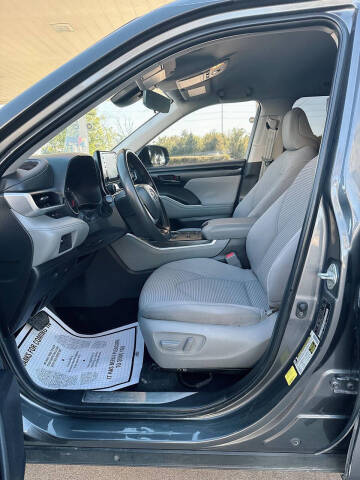 2022 Toyota Highlander L