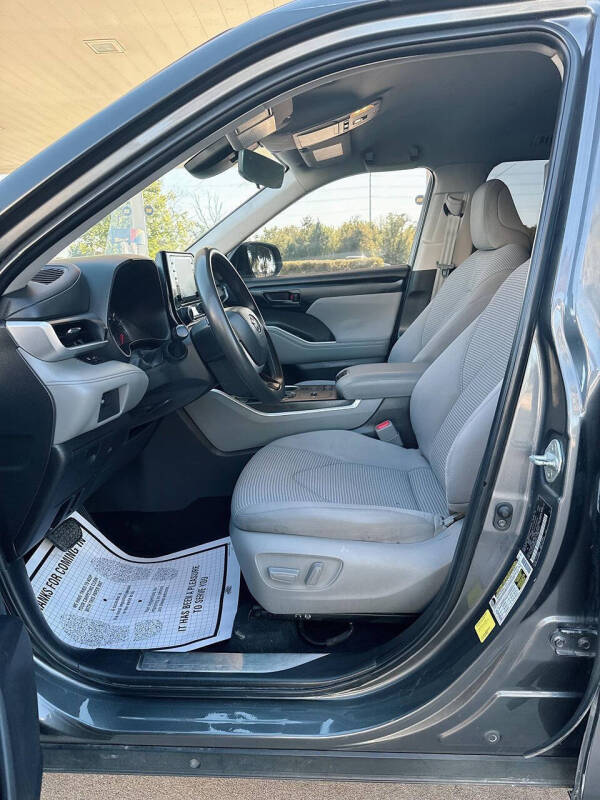 2022 Toyota Highlander L