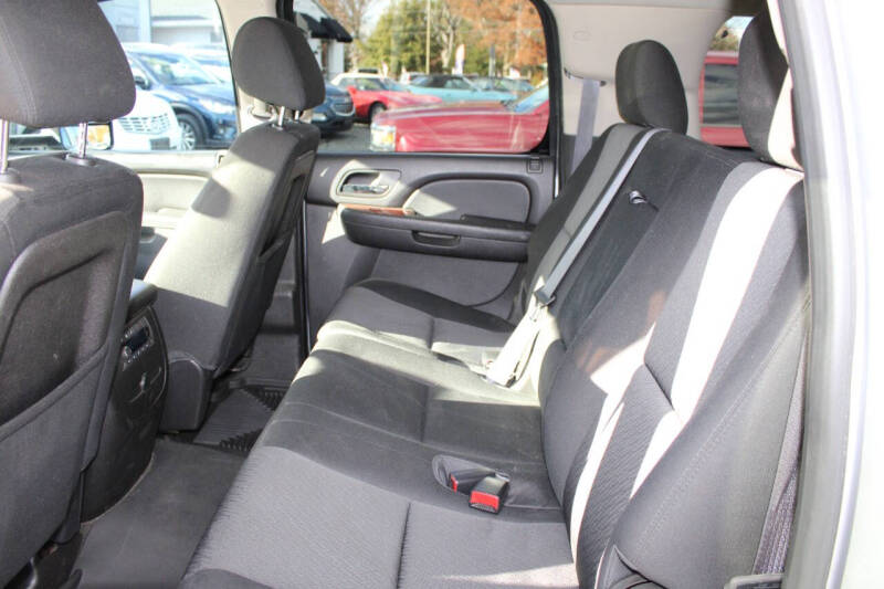 2014 Chevrolet Suburban LS