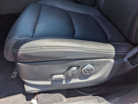 2023 Genesis GV70 2.5T Standard