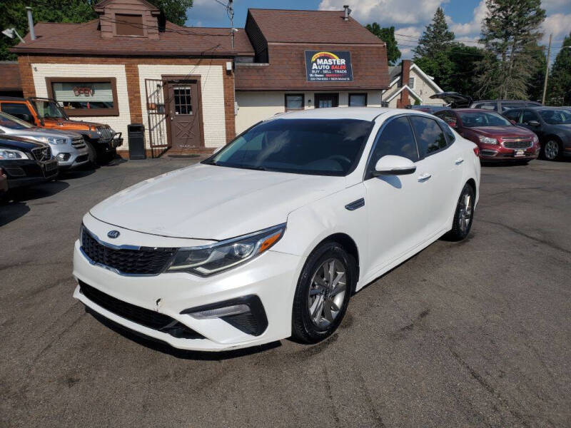2019 Kia Optima LX's photo