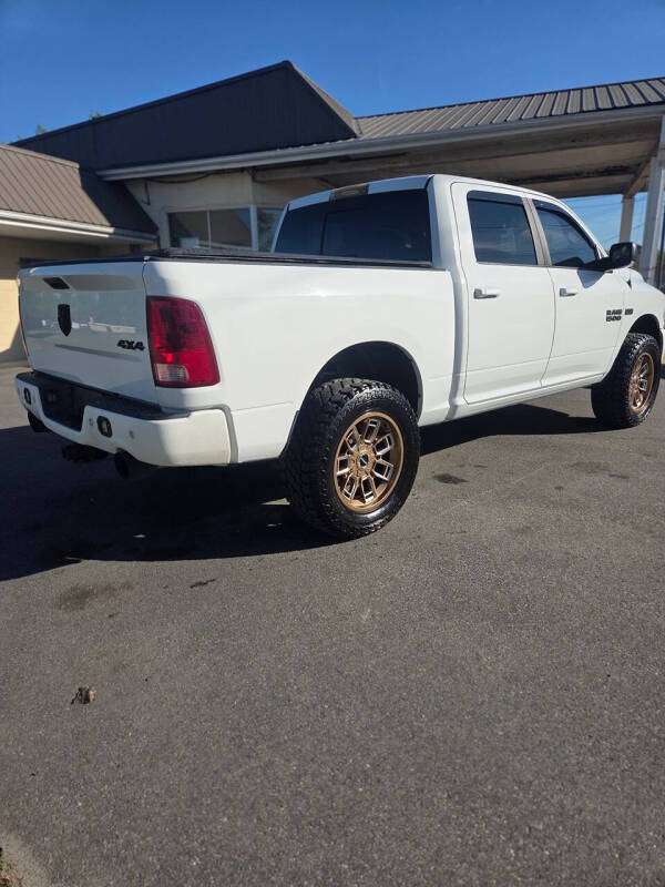 2016 RAM 1500 SLT