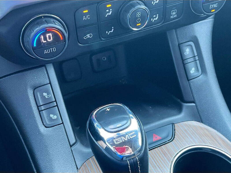 2018 GMC Acadia SLE-2