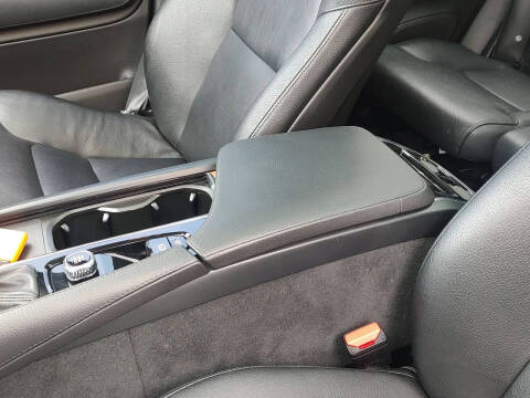 2022 Volvo XC90 T5 Momentum