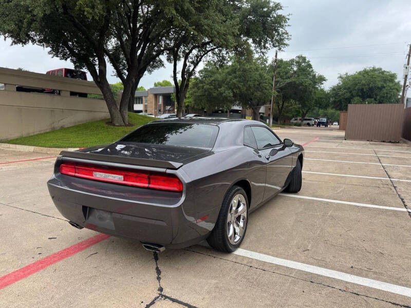 2014 Dodge Challenger SXT Plus