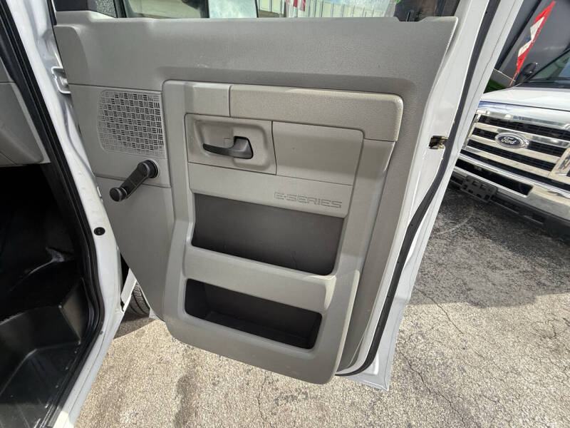 2017 Ford E-Series E-350 SD