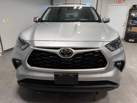 2022 Toyota Highlander LE