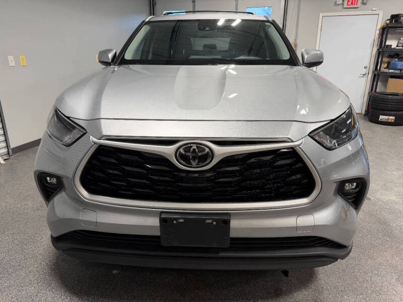 2022 Toyota Highlander LE