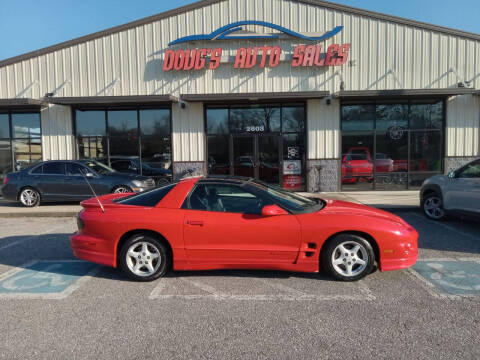 2000 Pontiac Firebird for sale at DOUG'S AUTO SALES INC in Pleasant View TN