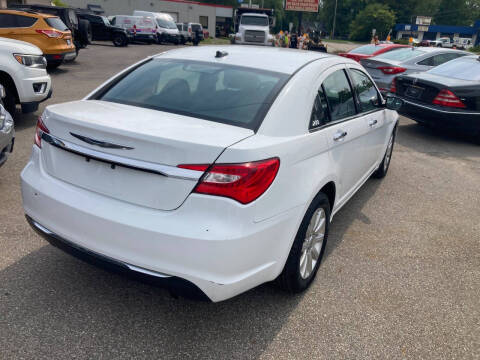 2013 Chrysler 200 Limited